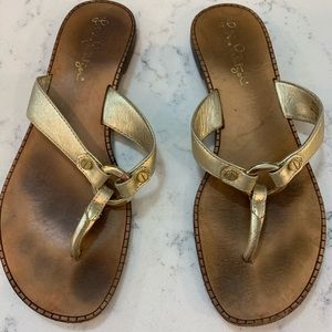 Lilly Pulitzer flip flops. Gold size 6